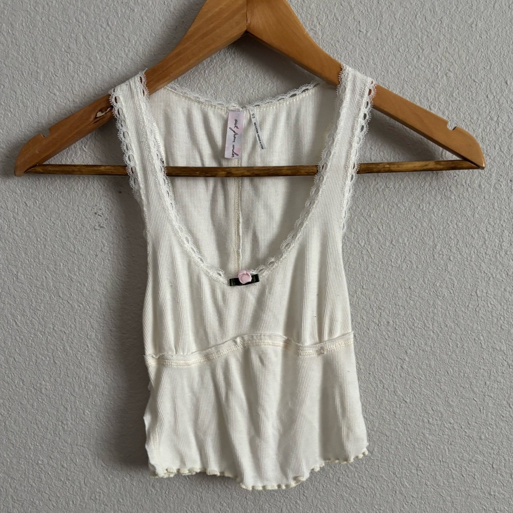 Off white urban lace tank